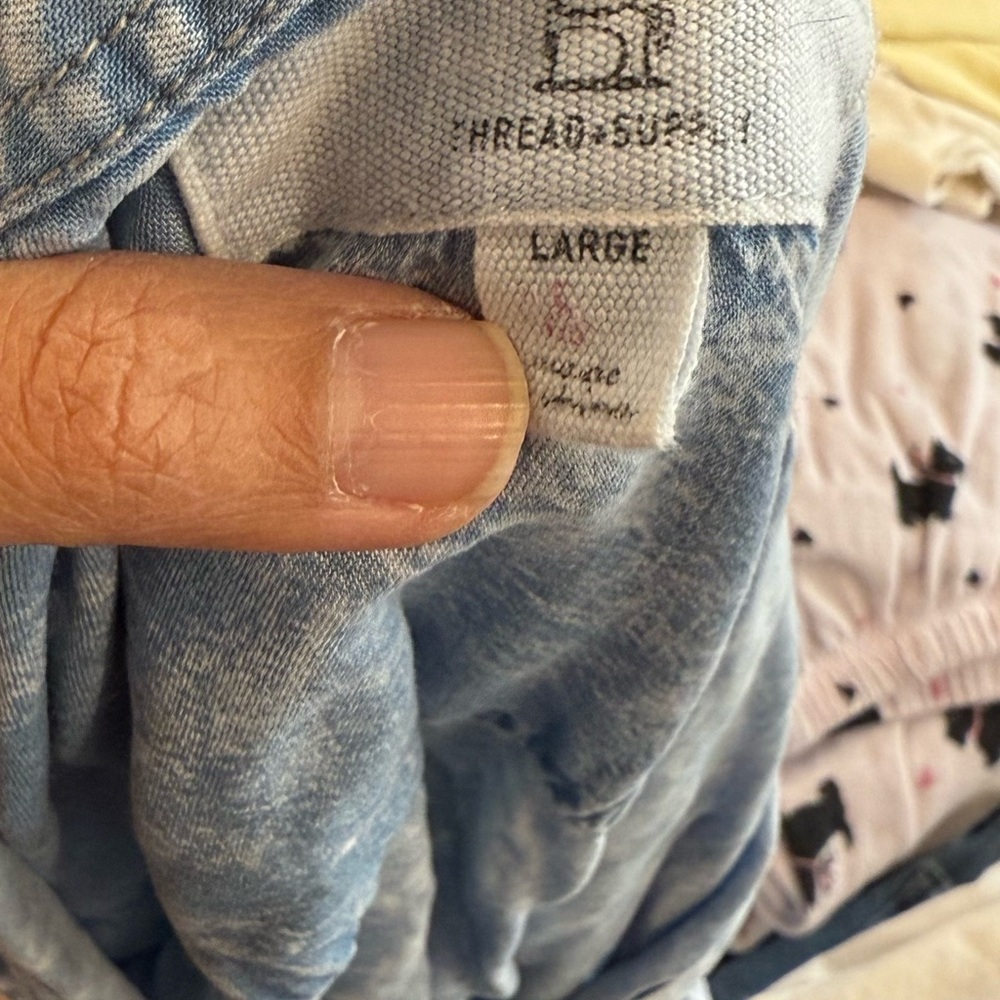 Thread & Supply Acid Wash Denim Button Up Shirt Size Large - Picture 4 of 11